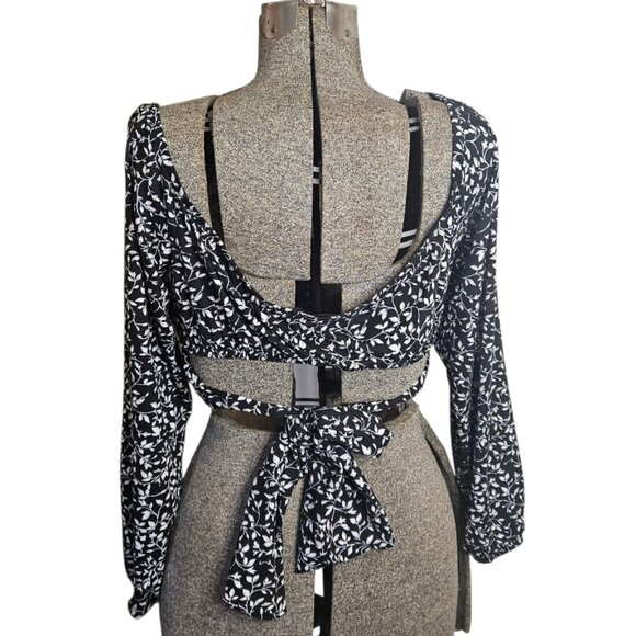 Cropped Long Sleeve Floral Blouse with Sash Medium - Picture 4 of 9